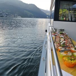 Catering auf einem Schiff bei Zell am See